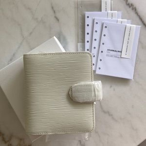 🤍 Cloth & Paper contoured white pocket agenda - featured in Aesthete box